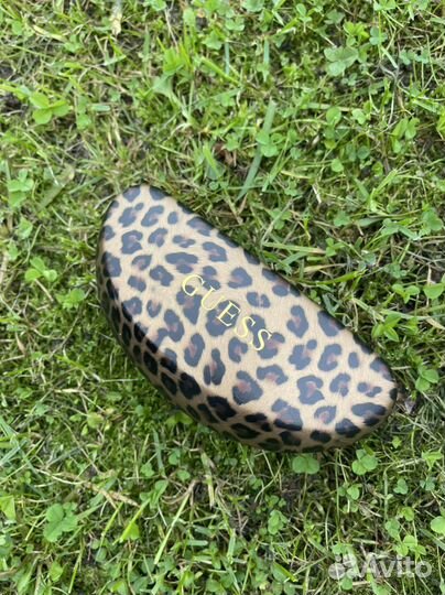 Солнцезащитные очки женские guess