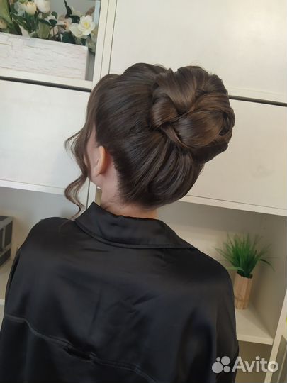 Визажист - мастер по прическам