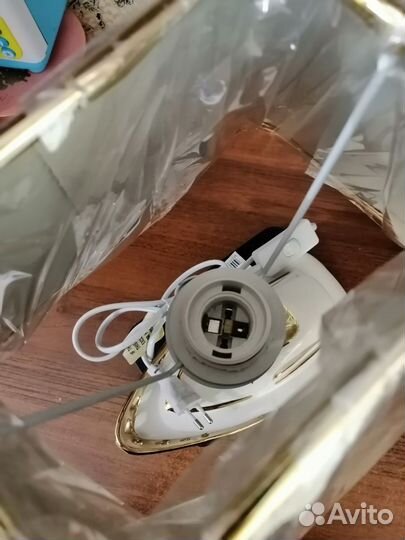 Настольная лампа