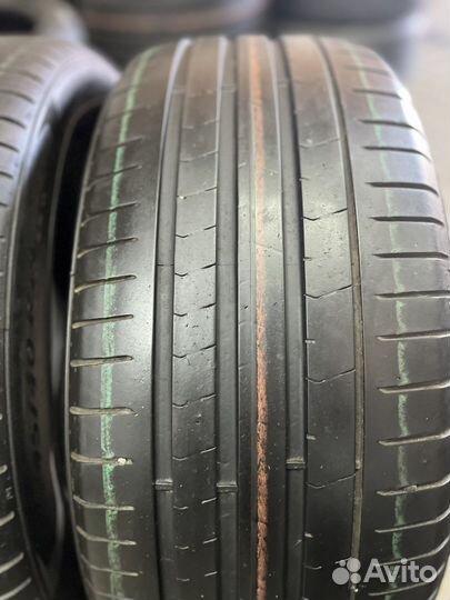 Pirelli P Zero PZ4 245/40 R19