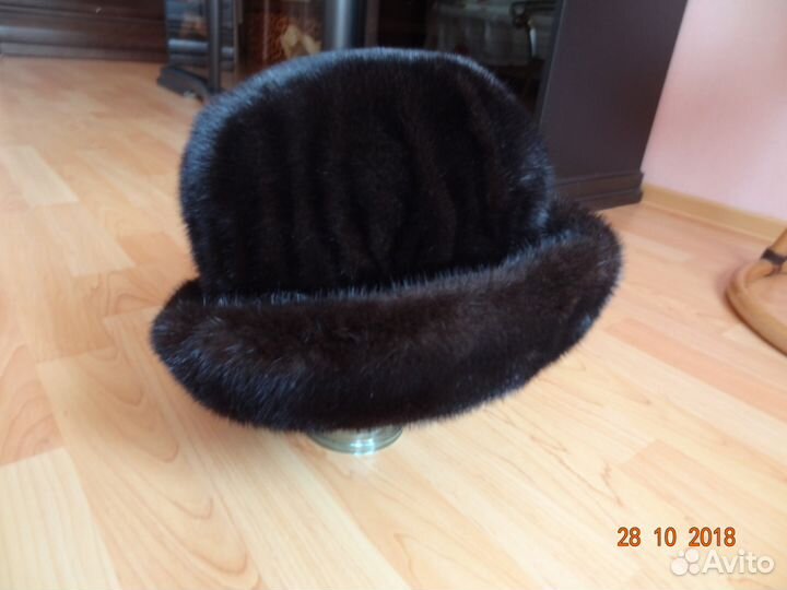 Продам зимнюю женскую норковую шапку