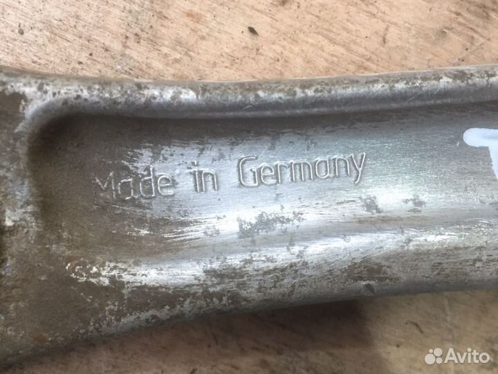 Volkswagen touareg рычаг задний левый