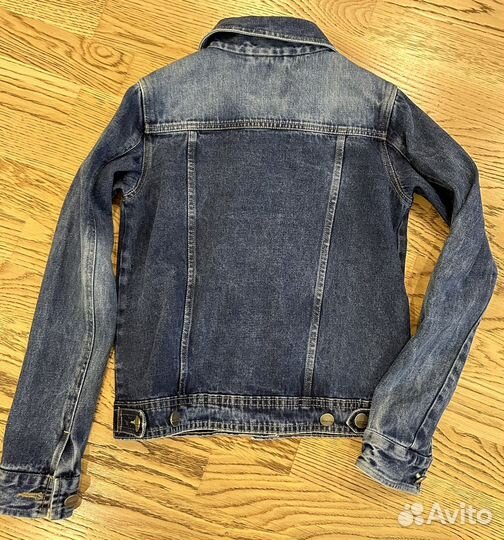 Джинсовая куртка