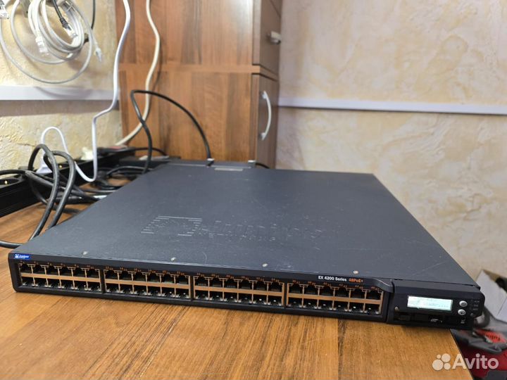 Juniper EX4200-48PX, 48x1G POE+
