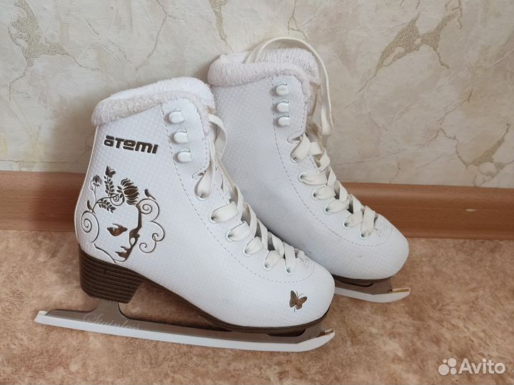 Коньки белые на девочку