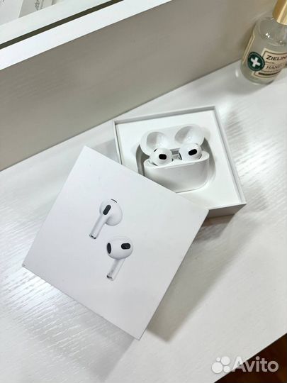 Беспроводные наушники AirPods (3rd generation)