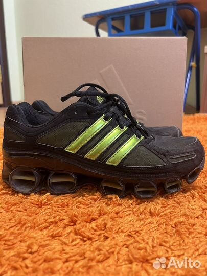 Кроссовки Adidas