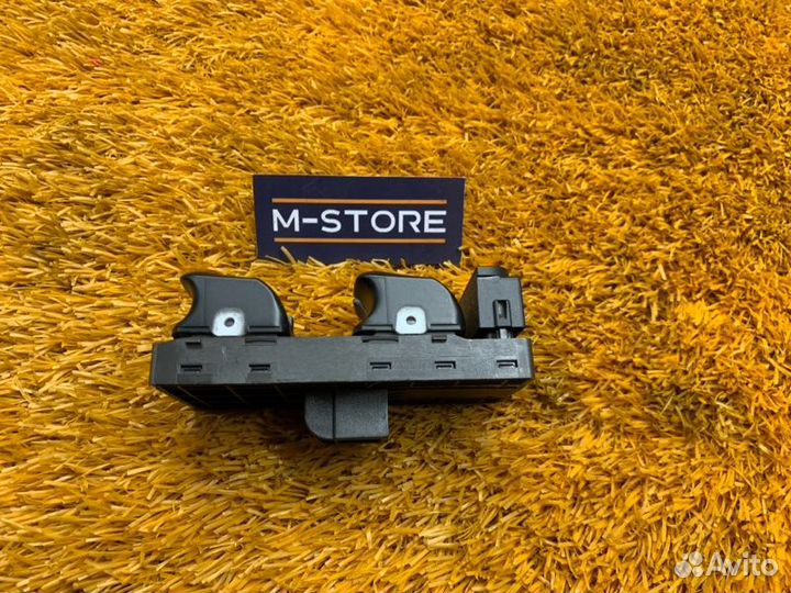 Блок управления стеклоподъемниками передний правый