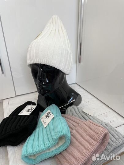 Женская шапка вязаная бесшовная