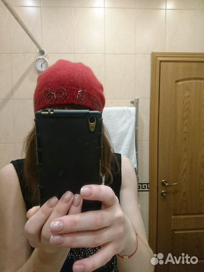 Шапка красная