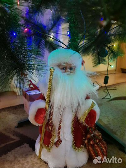 Елка искусственная с украшениями