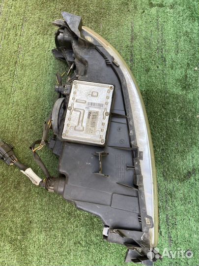 Фара правая 30698854 Volvo XC70 SZ