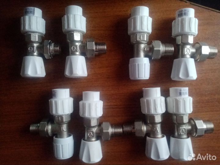 Кран вентильный угловой для радиаторов отопления