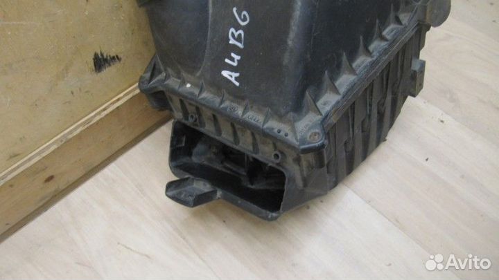 Корпус воздушного фильтра Audi A4 B6 2000-2004