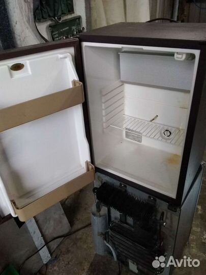 Холодильник минибар