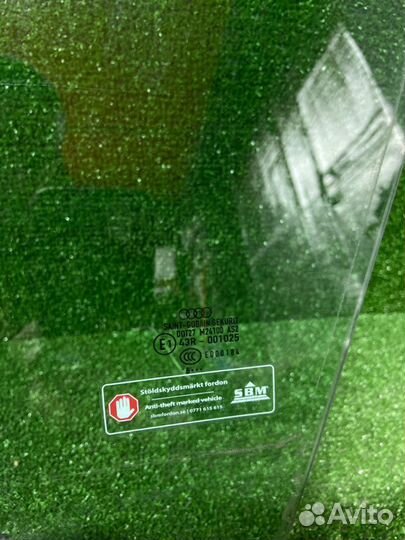 Стекло двери переднее левое Audi A4 B7 2007