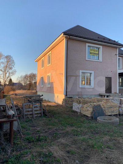 Таунхаус 190 м² на участке 10 сот.