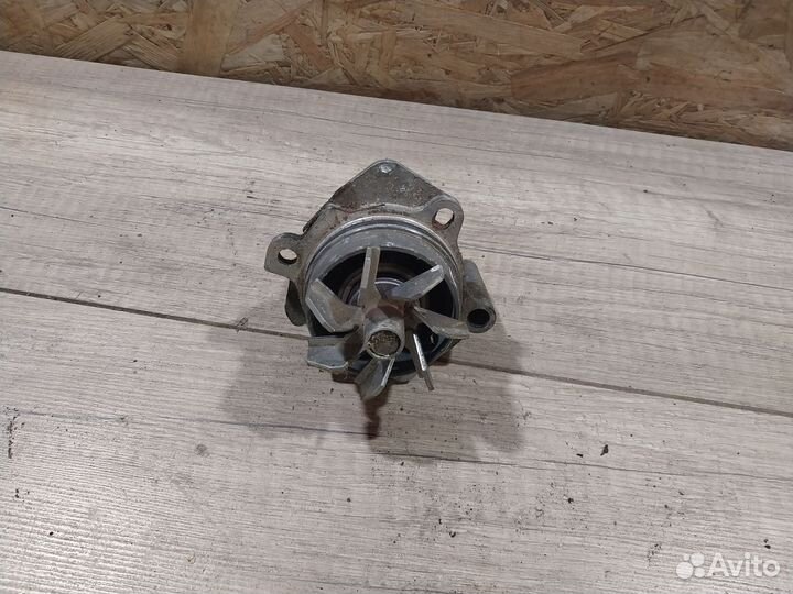 Водяной насос Volkswagen Passat B5 1.9 помпа