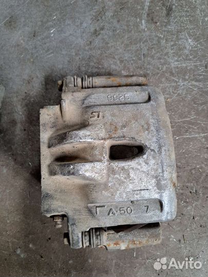 Суппорт передний на Jaguar s-type