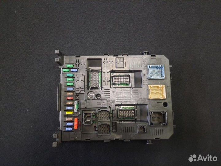 Блок предохранителей Peugeot 308