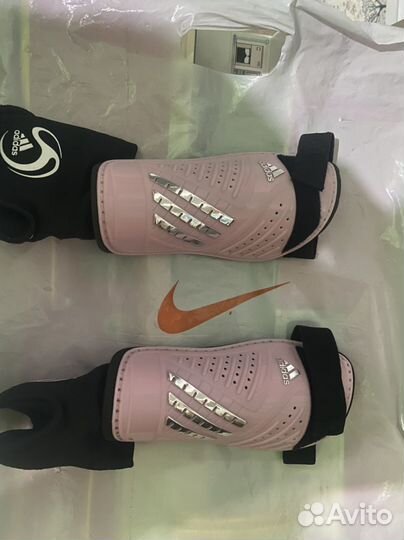 Футбольные щитки для ног