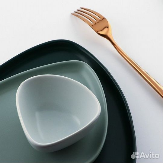 Тарелка нестандартной формы «Тёмно-зелёная», 28 х