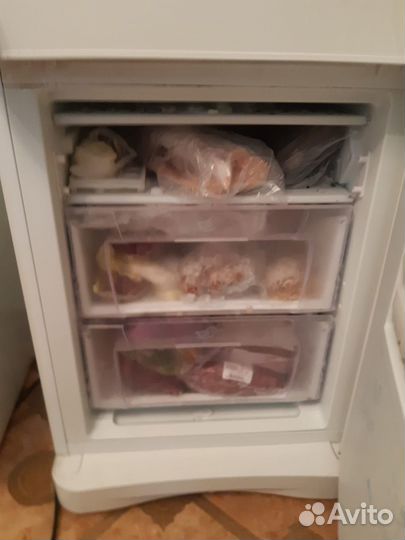 Холодильник indesit
