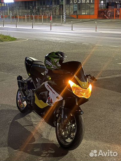 Honda 929
