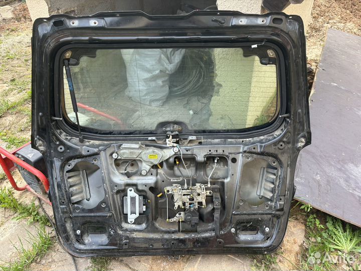 Крышка багажника Rexton