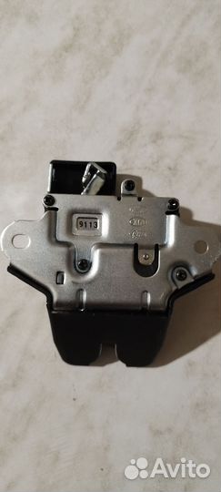 Замок заднего багажа на Hyundai Solaris