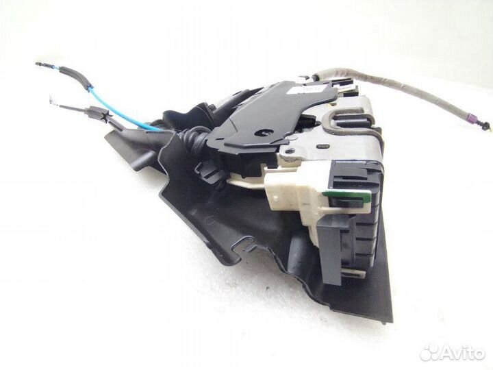 Замок двери задний левый Mercedes-Benz C-Class