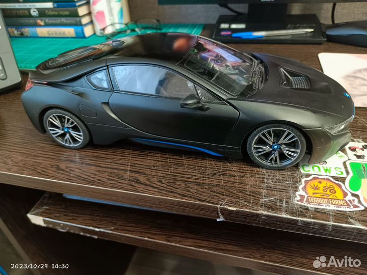 Машина на радиоуправлении BMW I8
