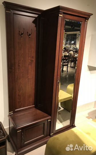 Прихожая с зеркалом 