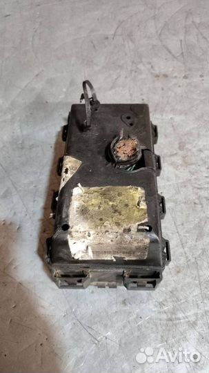 Блок предохранителей Ford Transit Connect 2009