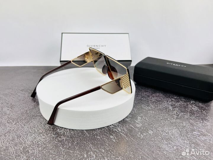 Солнцезащитные очки Givenchy