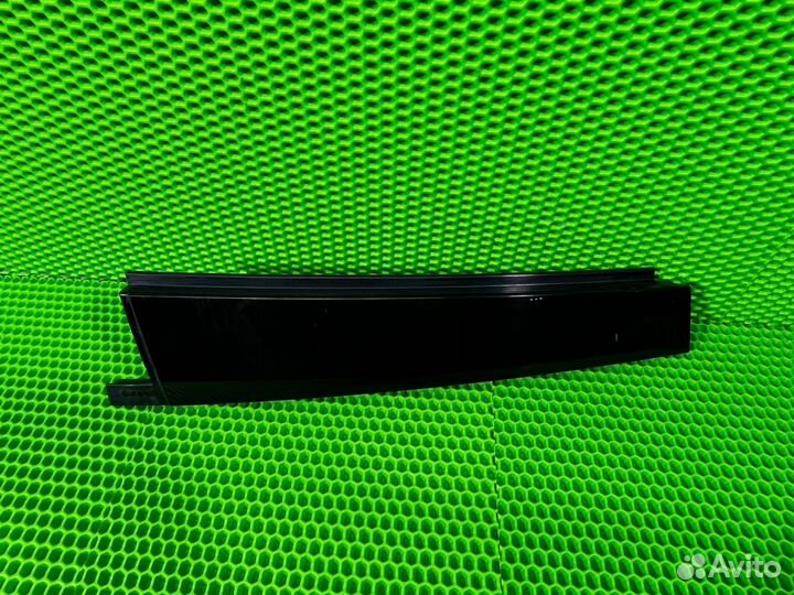 Накладка двери задняя левая Volkswagen Touareg NF