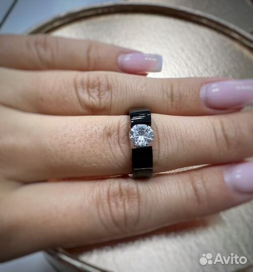 Cartier кольцо с цирконом