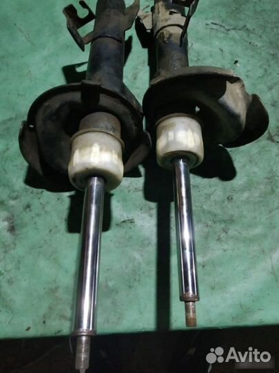 Амортизатор передний Mazda 3 BK