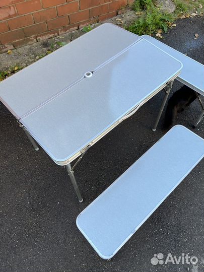 Складной стол со скамейками