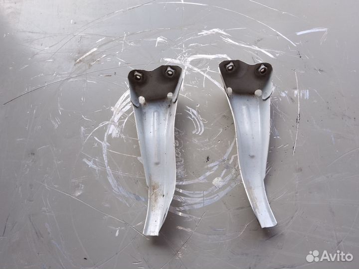 Кронштейн крыла Mazda cx7