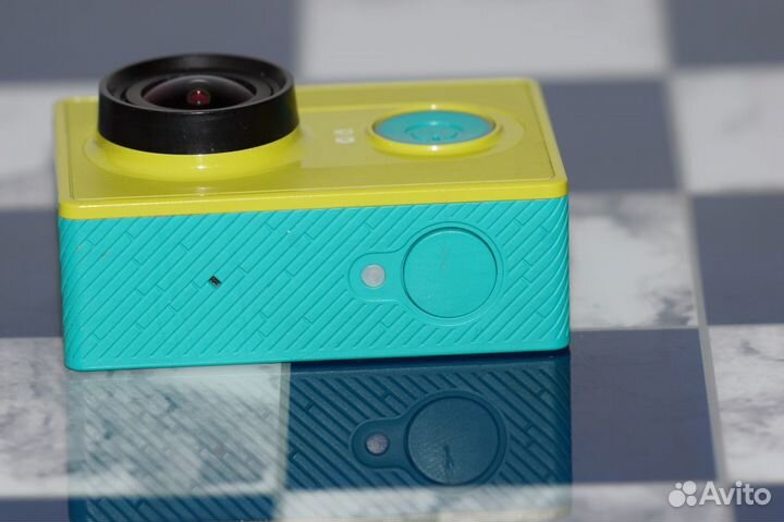Экшн камера xiaomi YI
