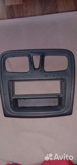 Рамка-консоль на Рено Логан 2 Сандеро