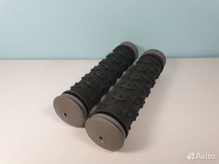 Грипсы на руль велосипеда пара