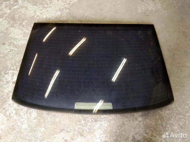 Стекло заднее Ауди A6C5 седан