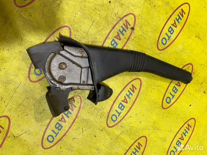 Рычаг стояночного тормоза Renault Logan