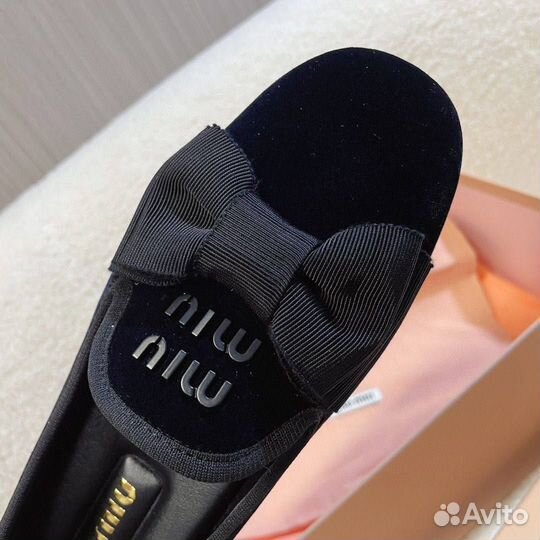 Стильные лоферы Miu Miu