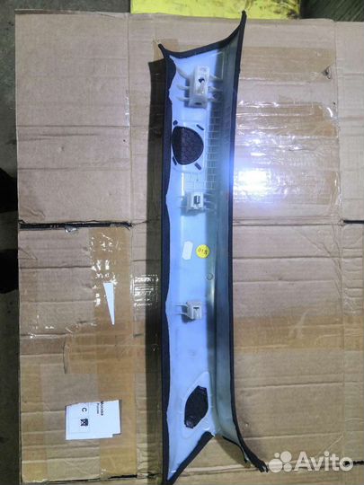 Обшивка стойки передней левой Audi A5 8W