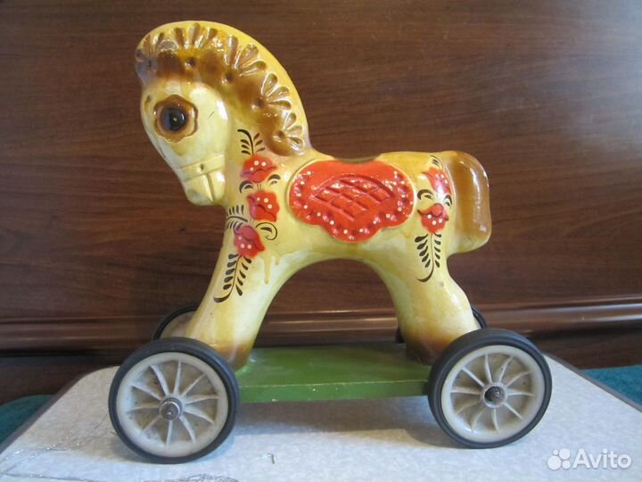 Советский конь-каталка рыжик