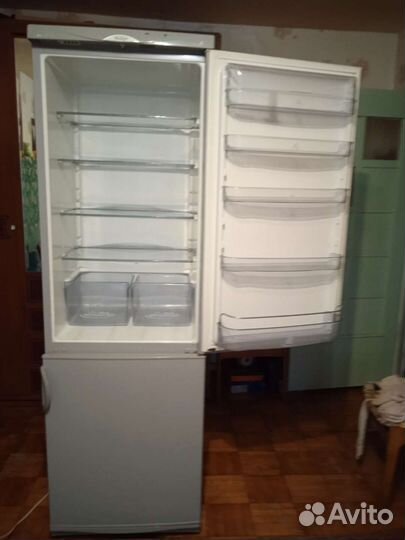 Холодильник бу высокий Snaige