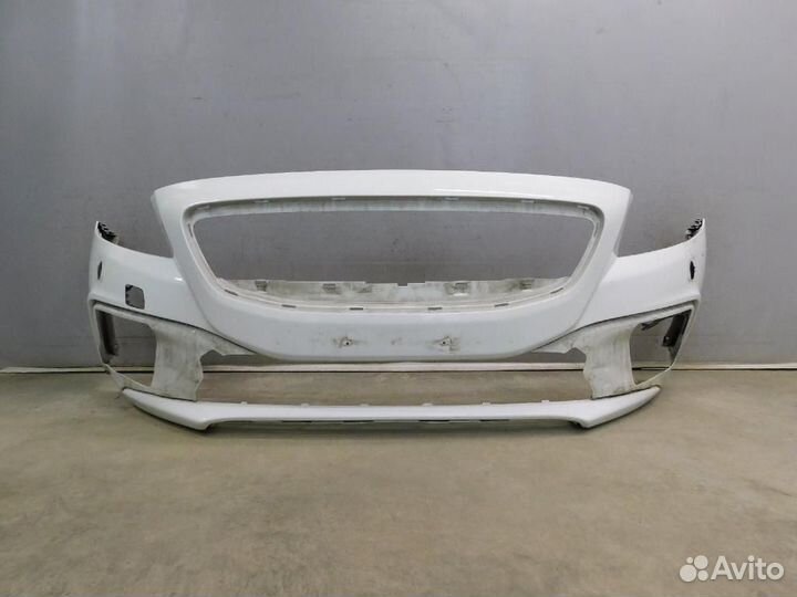 Бампер передний Volvo V40